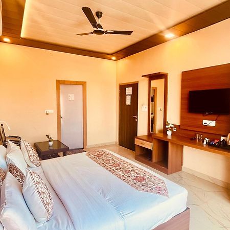 Heaven Resort Ayodhya Eksteriør billede