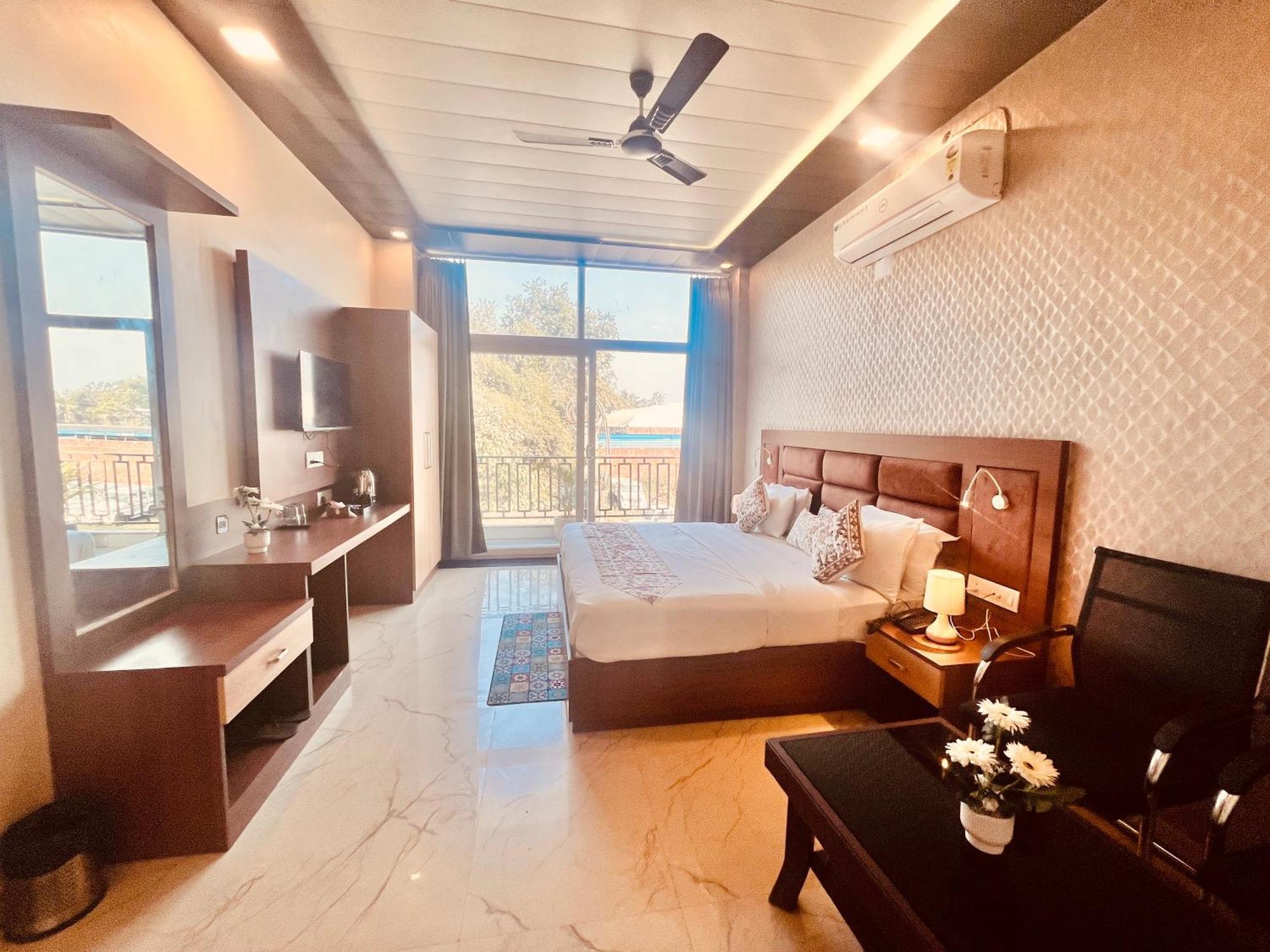 Heaven Resort Ayodhya Eksteriør billede